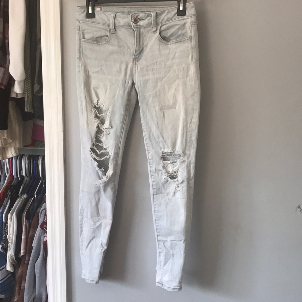 American Eagle Distressed Jegging